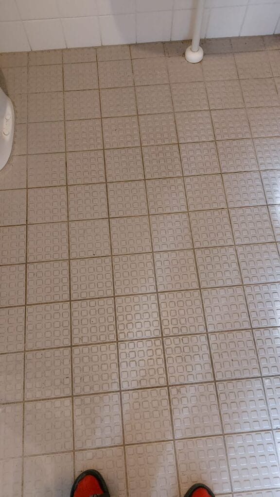 antislip vloer schoonmaken